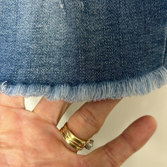 KanCan Distressed Jean Miniskirt Sz 5/26 frayed bottom - Picture 6 of 12